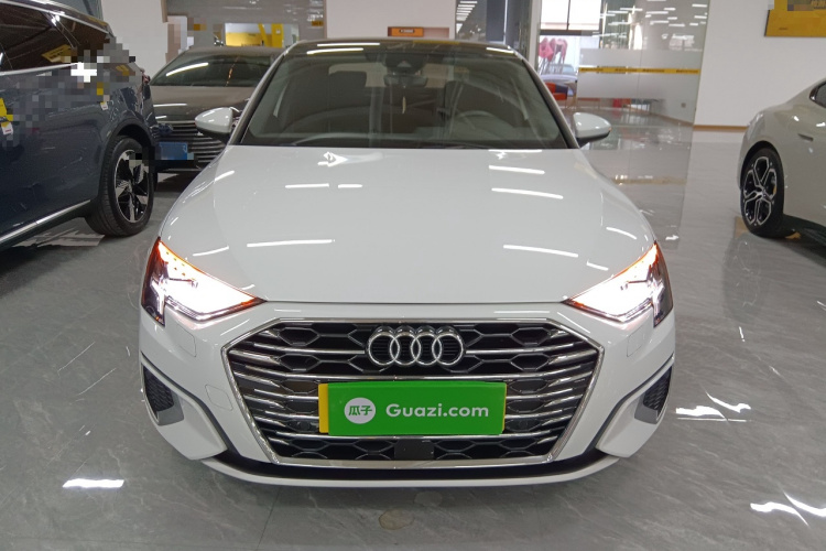 奥迪A3 2023款 改款 A3L Limousine 35 TFSI 豪华致雅型车身外观2