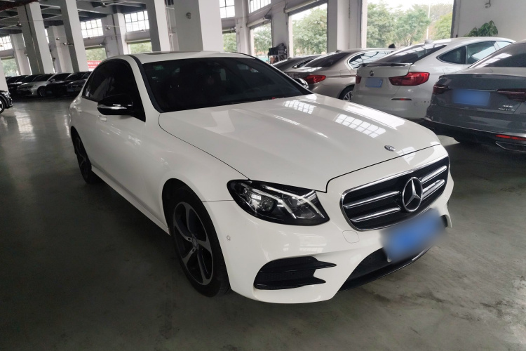 奔驰E级 2017款 E 200 运动型车身外观3
