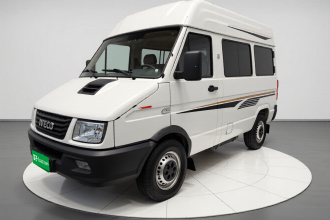 依维柯得意 2017款 2.5T A35客车5-7座47Z5