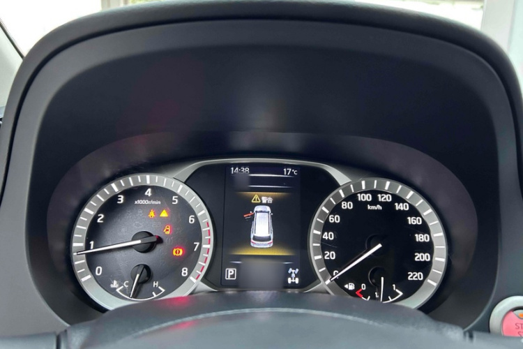 日产 途达 2020款 2.5L XV 4WD 自动四驱旗舰版中控内饰7001