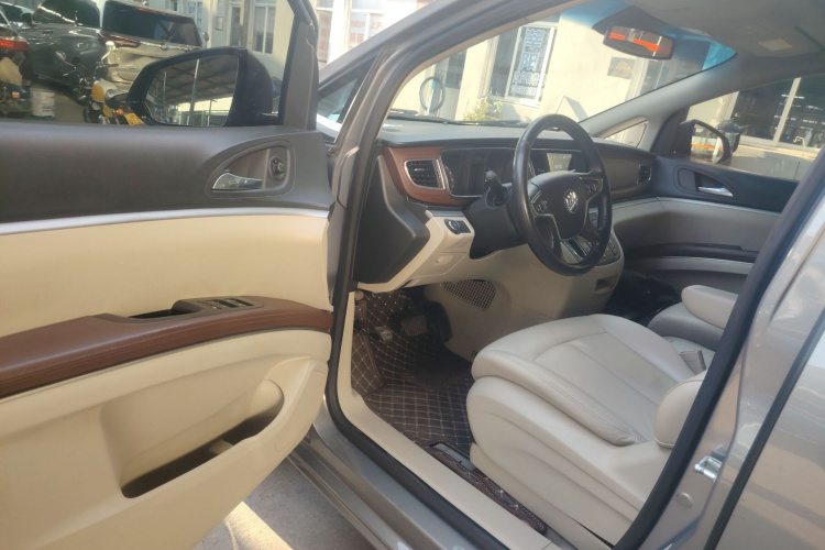 别克GL8 2018款 28T 豪华型 国VI中控内饰20