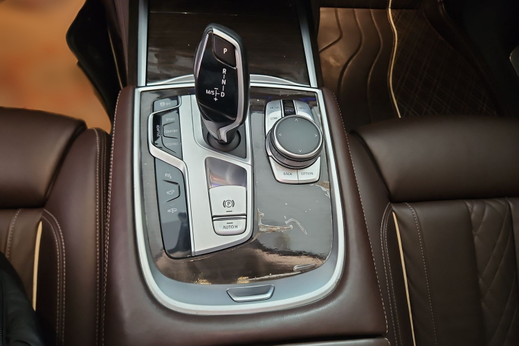 宝马7系 2019款 改款 730Li 豪华套装中控内饰7007