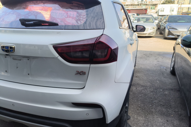 吉利汽车 远景X3 2019款 升级版 1.5L CVT尊贵型车身外观9