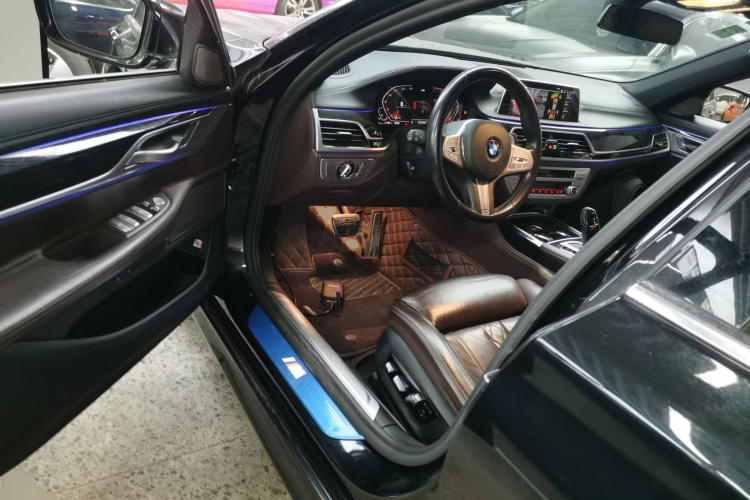 宝马7系 2019款 改款 730Li M运动套装中控内饰20