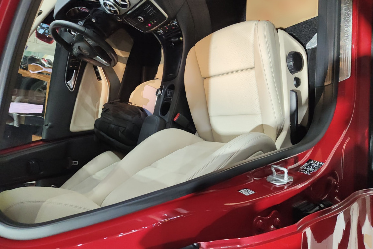 奔驰GLA 2016款 GLA 200 时尚型局部细节41