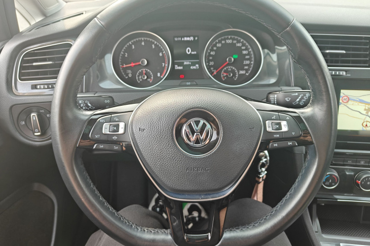 大众 高尔夫 2020款 200TSI DSG舒适进取版局部细节13