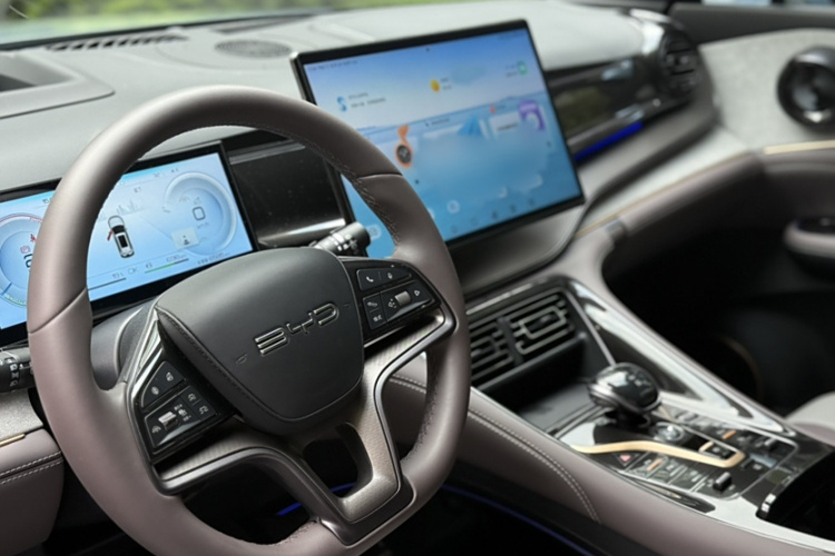 比亚迪 护卫舰07 2023款 DM-i 205KM 旗舰型中控内饰7001