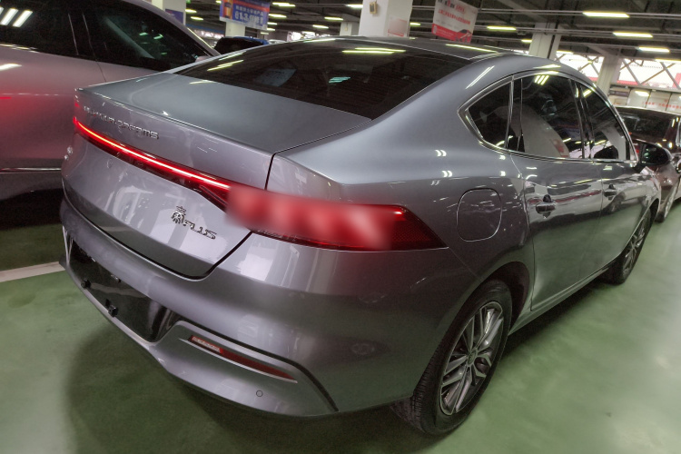 比亚迪 秦PLUS 2021款 DM-i 120KM 旗舰型车身外观7