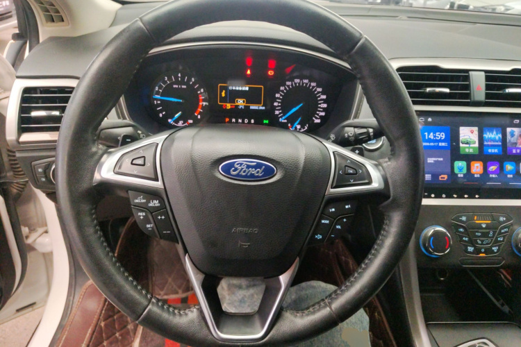 福特 蒙迪欧 2017款 改款 EcoBoost 180 时尚型中控内饰13