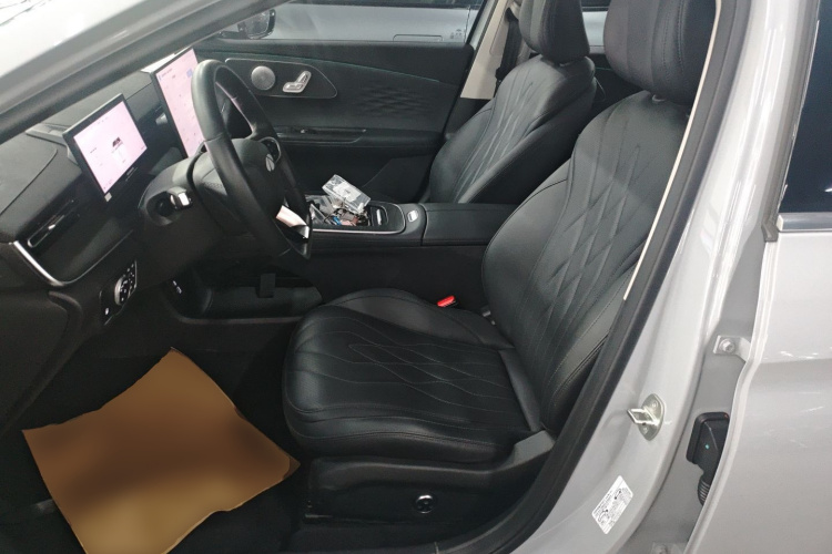 奇瑞 风云A8L 2025款 1.5TGDI 145km 豪华型中控内饰19