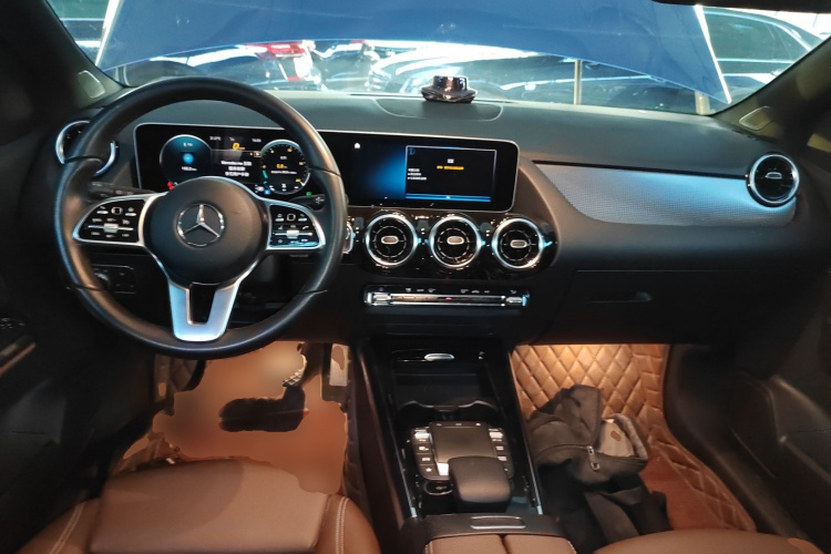 奔驰B级 2020款 B 180中控内饰7002