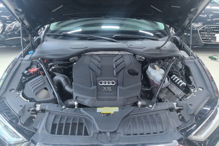 奥迪A8 2018款 A8L 55 TFSI quattro投放版尊享型机舱底盘24