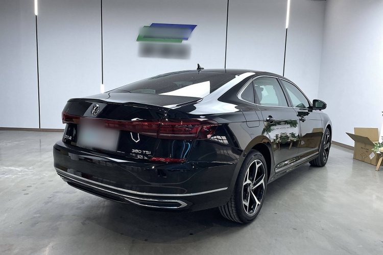 大众 帕萨特 2025款 出众款 380TSI 星空龙腾版车身外观6006