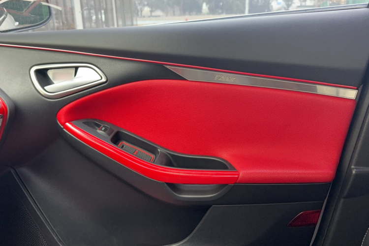 福特 福克斯 2015款 两厢 1.6L 自动舒适型中控内饰7005