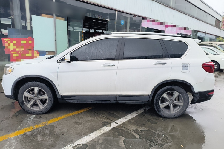 哈弗H6 2017款 红标 运动版 1.5T 手动两驱精英型车身外观4