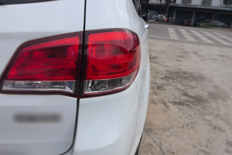 哈弗H6 2016款 升级版 1.5T 手动两驱都市型车身外观9