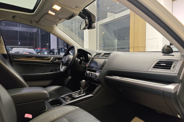 斯巴鲁 力狮 2016款 2.5i 全驱荣耀版中控内饰7002