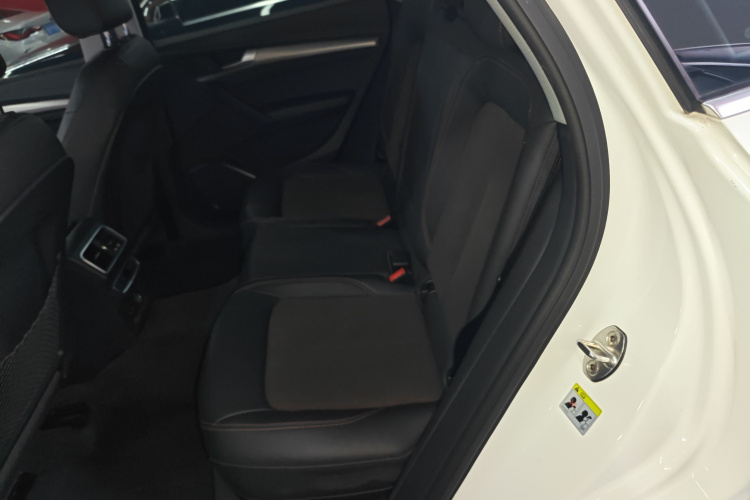 奥迪Q5L 2018款 45 TFSI 尊享时尚型 国VI中控内饰21