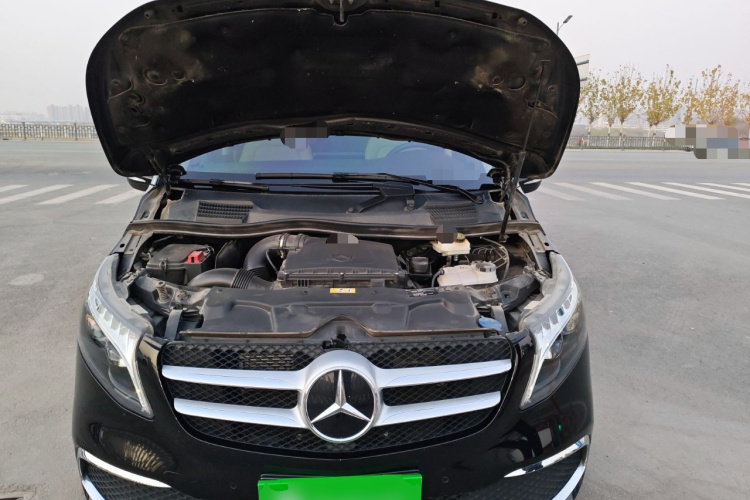 奔驰V级 2022款 V 260 领航版局部细节24