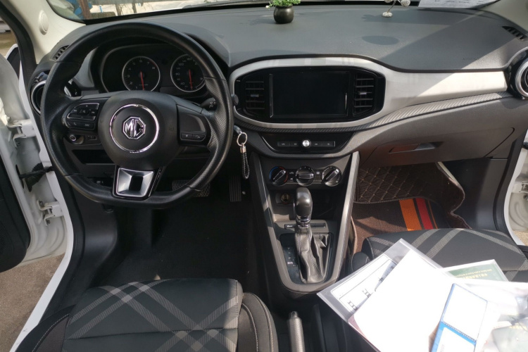 名爵3 2017款 1.5L 自动智联豪华版中控内饰12