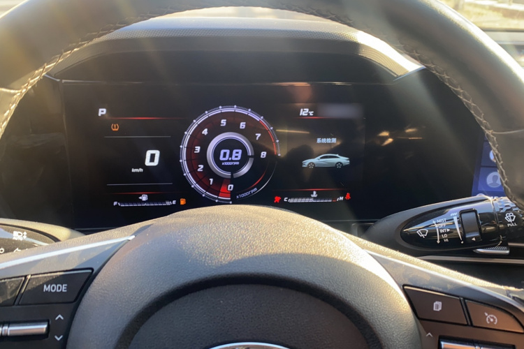 现代 伊兰特 2021款 1.5L CVT LUX尊贵版局部细节14