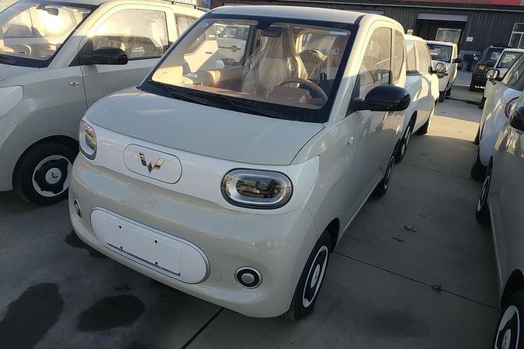 五菱汽车 宏光MINIEV 2024款 第三代 215km 青春版车身外观1