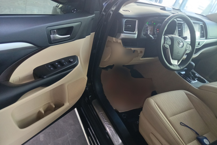 丰田 汉兰达 2018款 2.0T 两驱精英版 5座 国V中控内饰20