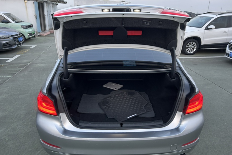 宝马5系新能源 2019款 530Le 豪华套装局部细节23