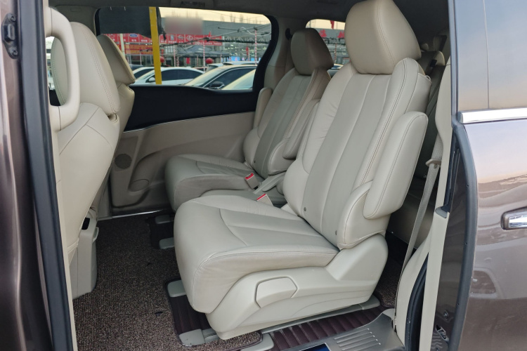 别克GL8 2017款 25S 豪华型 国V中控内饰7004