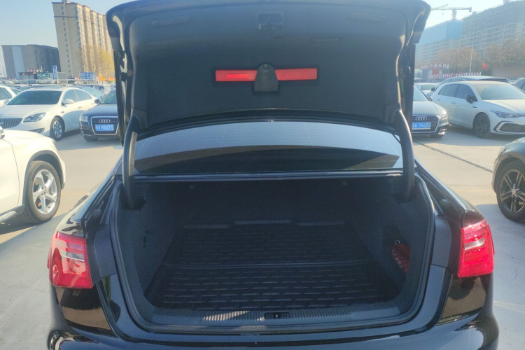 奥迪A6L 2014款 TFSI 标准型机舱底盘23