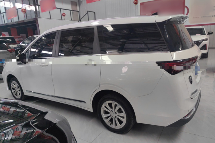 五菱汽车 五菱佳辰 2022款 1.5L 手动畅享舒适型车身外观4