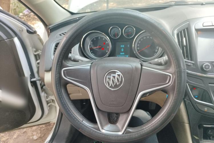 别克 君威 2014款 2.0L 领先时尚型中控内饰13