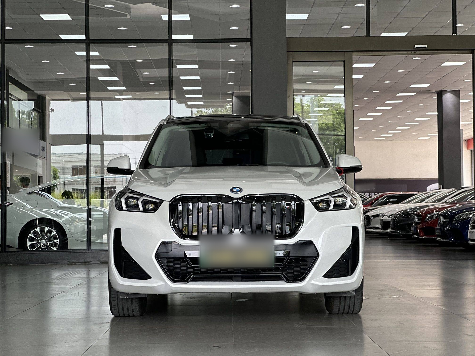 宝马iX1 2023款 eDrive25L M运动套装