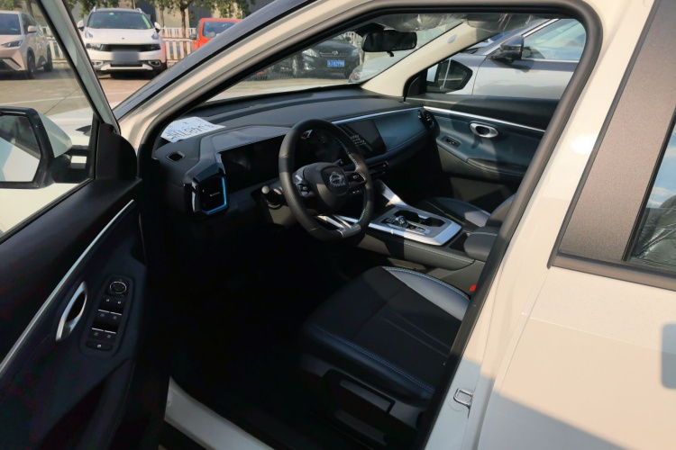 广汽传祺 传祺GS3 2023款 影速 270T 劲享版中控内饰7004