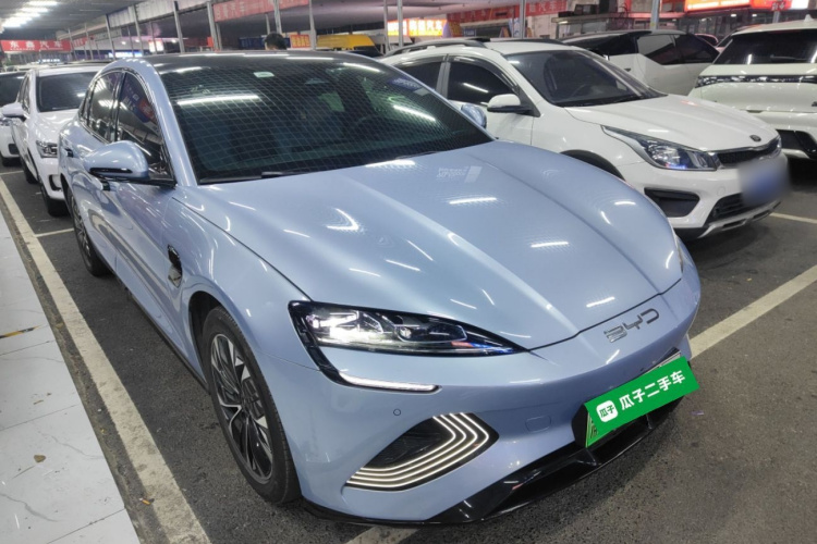 比亚迪 海豹 2022款 550km 标准续航后驱版尊贵型车身外观3