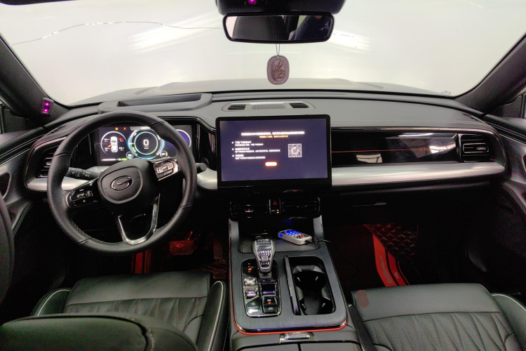 广汽传祺 传祺GS8 2022款 双擎系列 2.0TM 两驱尊贵版 （七座）中控内饰12