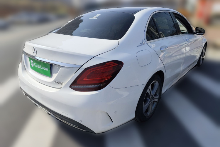 奔驰C级 2019款 C 260 L 运动版车身外观7