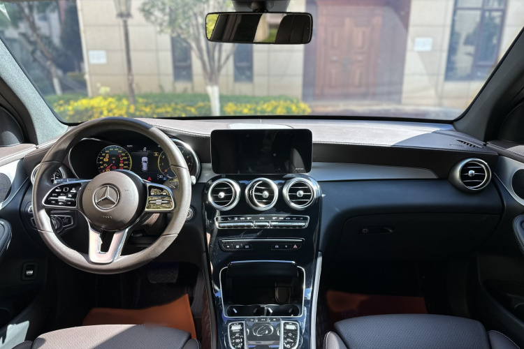 奔驰GLC 2020款 改款 GLC 260 L 4MATIC 豪华型中控内饰7012