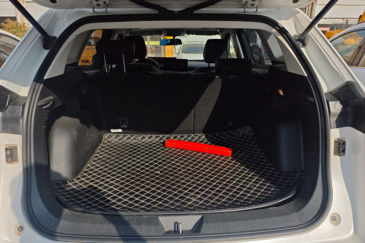 哈弗H6 2021款 国潮版 1.5T 自动都市版机舱底盘23