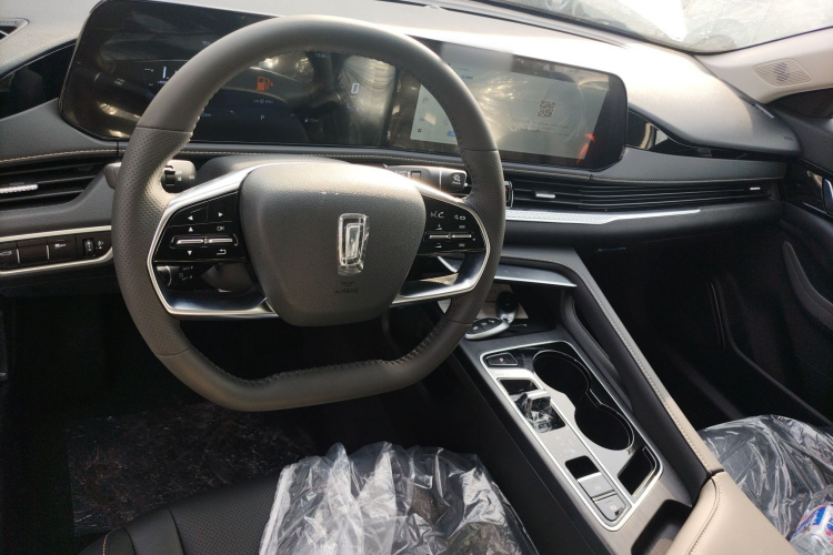 奔腾B70 2025款 龙耀版 1.5T 欢享型中控内饰12