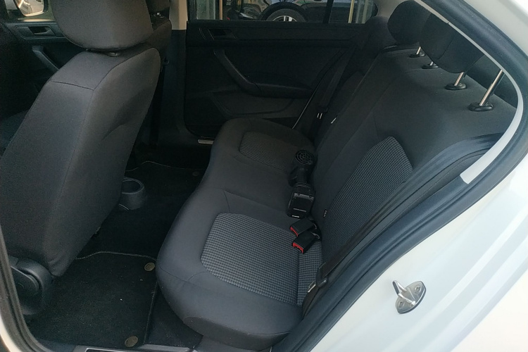 大众 桑塔纳 2018款 1.5L 手动风尚版中控内饰7004