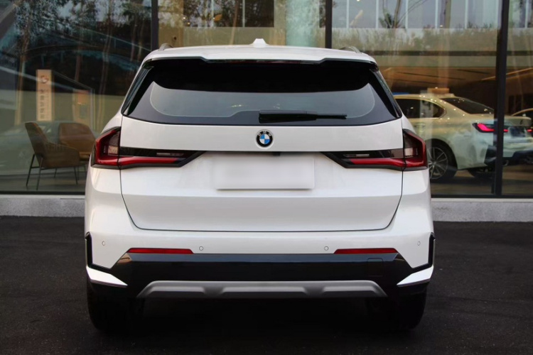 宝马X1 2023款 sDrive25Li X设计套装车身外观6011