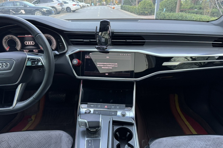奥迪A6L 2021款 40 TFSI 豪华动感型中控内饰7003