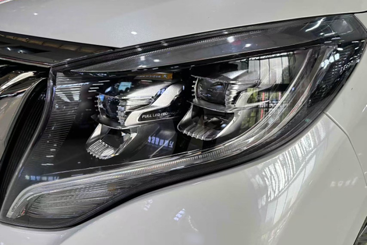 广汽传祺 传祺M8 2021款 大师系列 390T 至尊版车身外观6006