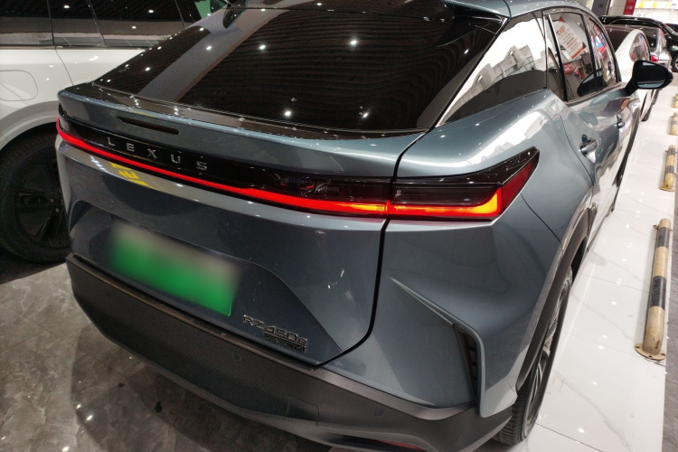 雷克萨斯RZ 2023款 450e 四驱纵享版车身外观7
