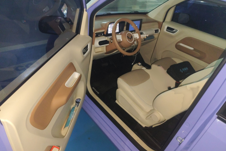 五菱汽车 宏光MINIEV 2024款 第三代 170km中控内饰7003