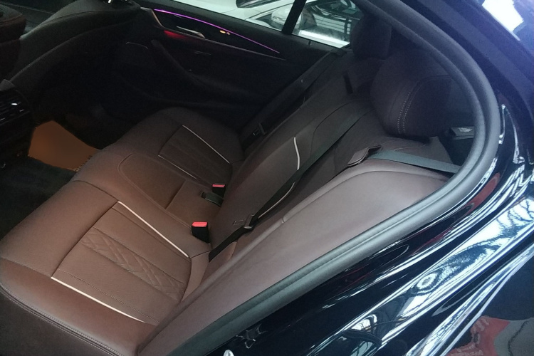 宝马5系 2021款 改款 525Li M运动套装中控内饰7004