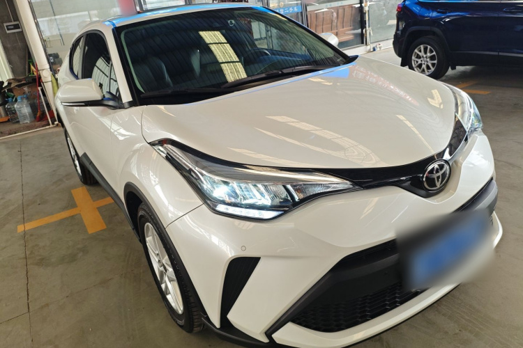 丰田C-HR 2023款 2.0L 领先版车身外观3