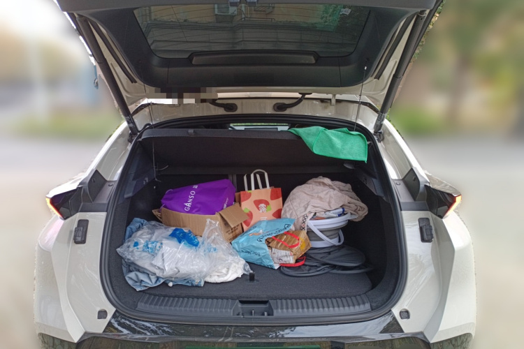 领克Z20 2025款 530km 后驱Pro中控内饰23