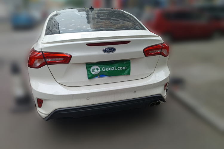 福特 福克斯 2020款 三厢 EcoBoost 180 自动ST Line车身外观6